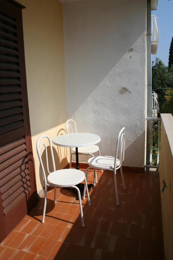 Apartments By The Sea Podgora, Makarska - 518 外观 照片